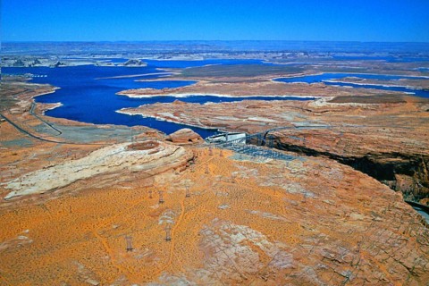 Glen Canyon Dam, damming the Colorado River by means of a gravity dam, damming Lake Powell, the