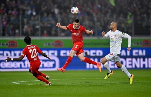 Header, action Patrick Mainka 1. FC Heidenheim 1846 FCH (06) v Ludovic Ajorque 1. FSV Mainz 05 (17)