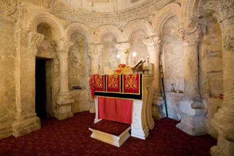 Syrian Orthodox Meyrien Ana Monastery and Church dedicated to the Virgin Mary, Central nave and