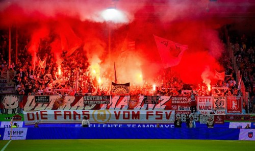 Bengalos, pyrotechnics, pyro, fireworks, fan block, fans, fan curve, flags, flags, atmosphere,