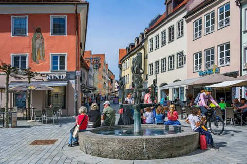 The Taenzelfest fountain at the fruit market, Kaufbeuern, Allgaeu, Swabia, Bavaria, Germany, Europe