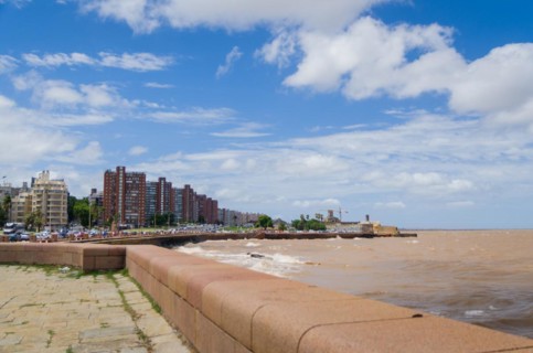 MONTEVIDEO, URUGUAY, Dezember 29, 2023: Rambla de Montevideo, traditional sidewalk of the Uruguayan