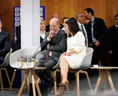 (L-R) Olaf Scholz, Federal Chancellor, and Annalena Baerbock, Federal Foreign Minister, in