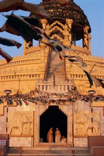 Jain nuns at the entrance of a jain temple, jain pilgrimage site, Palitana, Gujarat, India. They