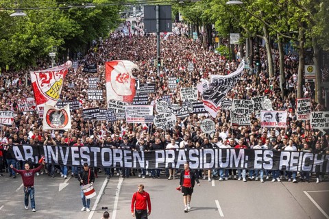 Protest march in front of the southern summit. Around 10, 000 VfB fans march to the stadium in