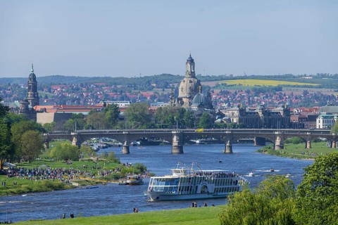 Every year on 1 May, the historic passenger steamers (PD) and the two saloon ships of the White