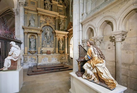 Choir chapel with statue of St Cecilia playing the organ, Romanesque-Gothic Saint-Julien du Mans