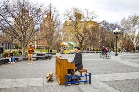 Street musician, Washinton Square Park, Greenwich Village, Manhattan, New York City