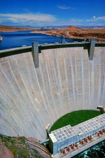Glen Canyon Dam, damming the Colorado River by means of a gravity dam, damming Lake Powell, the