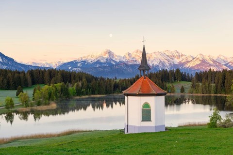 Chapel at Hegratsrieder See near Fuessen, Allgaeu Alps, snow, moon, Allgaeu, Bavaria, Germany,