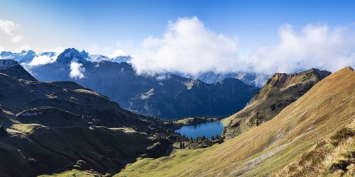 Mountain panorama from Zeigersattel to Seealpsee, on the left Hoefats 2259m, Allgaeu Alps, Allgaeu,