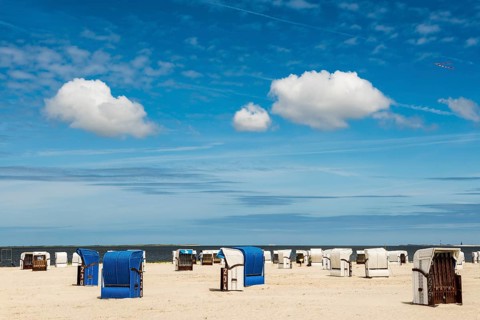 Beach chairs on the sandy beach, Harlesiel, Carolinensiel, East Frisia, Lower Saxony, Germany,