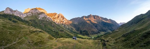 Alpine panorama, Alpine Club hut, Hochweisssteinhaus mountain hut, mountain landscape with green