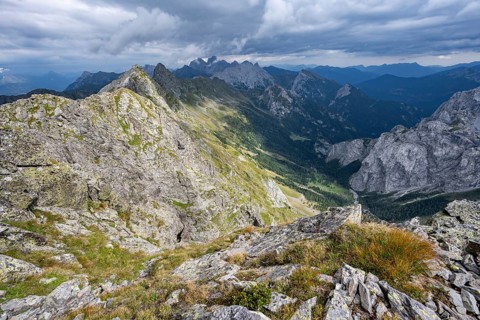 Mountain landscape with rocky ridge at the summit of the Raudenspitze or Monte Fleons, view into