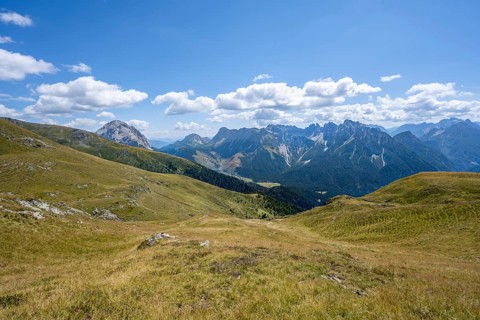 Mountain panorama with view of the mountain peaks of Cresta Righile and Cresta del Ferro in South