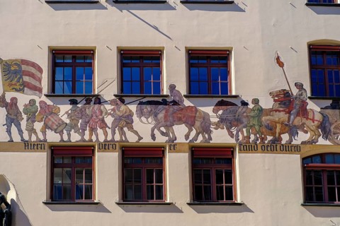 Wall fresco since 1910 Nuremberg bric-a-brac goes through all the land at the IHK building,