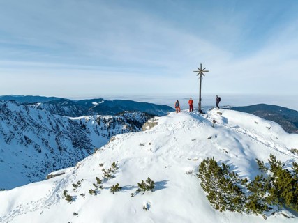 Ski tourer on the summit of the Aiplspitz, Mangfall mountains, Bavarian Prealps, Bavaria, Tyrol,