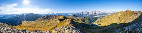 Mountain panorama, view of rocky mountain peaks of the Sesto Dolomites, Carnic main ridge, Carnic