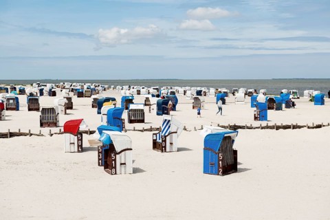 Beach chairs on the sandy beach, Harlesiel, Carolinensiel, East Frisia, Lower Saxony, Germany,