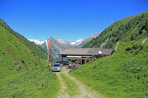 Lasnitzenalm with view of Grossvenediger, Praegraten, Tyrol, Austria, Europe