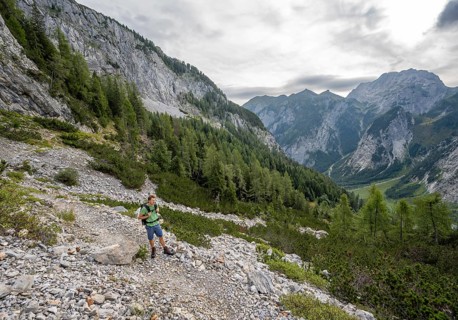 Mountaineers on a hiking trail, Carnic High Trail, view into the Wolayer Valley, Carnic Main Ridge,