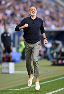 Coach Pellegrino Matarazzo TSG 1899 Hoffenheim engaged on the sidelines, gestures, gesture, PreZero