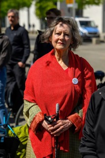 Marion Fabian (spokesperson for the Last Generation) at the silent protest in support of the hunger