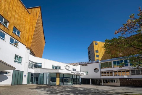 View of the Philharmonie, Kulturforum, Kemperplatz, architect Hans Scharoun, Berlin-Tiergarten,