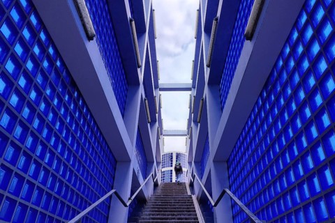 Access to Hanover-Nordstadt railway station, blue glass blocks and exposed concrete, project for