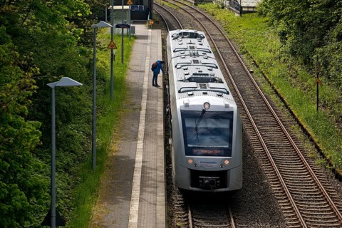 Diesel railcar at the Solingen-Schaberg stop near the Muengsten Bridge, Solingen, Bergisches Land,