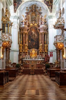 Middle garden with a view of the Alter in Salzburg Cathedral, City of Salzburg, Province of