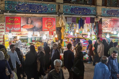 Fruit and vegetable sale in a bazaar in Tehran on 07/04/2015, Tehran, Iran, Asia