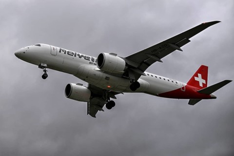 Aircraft Helvetic Airways, Embraer E190-E2, HB-AZD