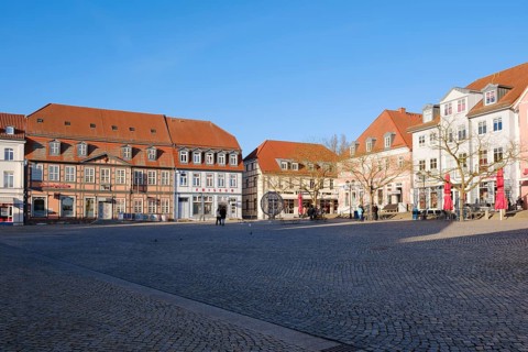 Half-timbered house with tourist information centre, Haus des Gastes, Neuer Markt, Waren, Mueritz,