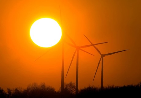 Sunset on 09.12.2014 at a wind farm in Jaenschwalde, Jaenschwalde, Brandenburg, Germany, Europe
