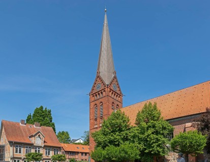 Church Square, Maria Magdalena Church, Old Town, Lauenburg, Schleswig-Holstein, Germany, Europe