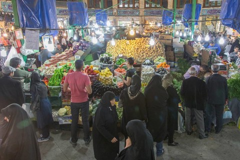 Fruit and vegetable sale in a bazaar in Tehran on 07/04/2015, Tehran, Iran, Asia
