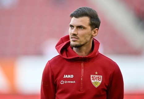 Pascal Stenzel VfB Stuttgart (15) Portrait, Logo, JAKO, WWK Arena, Augsburg, Bavaria, Germany,