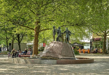 Fountain, Dance on the volcano, Nettelbeckplatz, Wedding, Mitte, Berlin, Germany, Europe