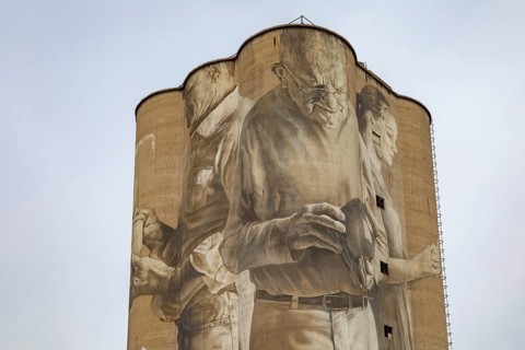 Fort Dodge, Iowa, A mural on the disused Fort Dodge Grain Terminal shows seven figures representing
