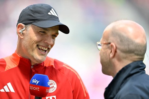 Coach Thomas Tuchel FC Bayern Munich FCB portrait, in interview, microphone, mike, logo, smiles,