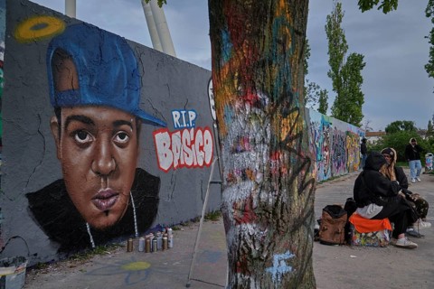 Germany, Berlin, 21.04.2024, Sunday afternoon in Mauerpark, graffiti wall, painting (spray_art) by