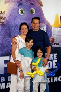 Buelent Sharif with woman Emy and sons Batuhan and Timucin-Khan at the special screening of IF: