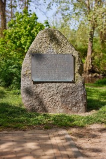 Memorial stone commemorating the destruction of the synagogue and Jewish school of the Jewish
