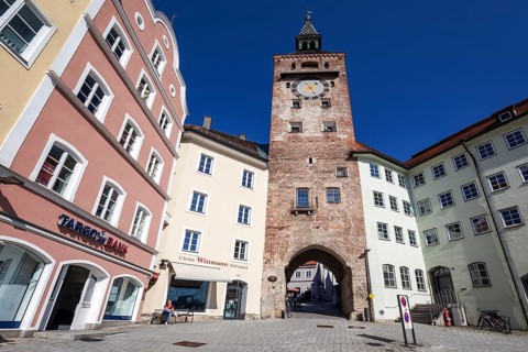 Main square with Huas facades and Schmalzturm, Landsberg am Lech, Upper Bavaria, Bavaria, Germany,
