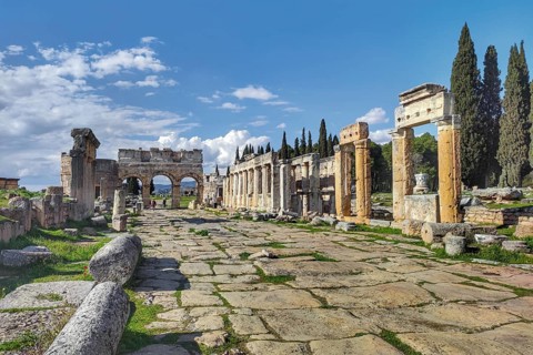 Ancient city of Hierapolis, Pamukkale, Denizli, UNESCO World Heritage Site, Anatolia, Turkey, Asia