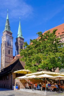 Bratwurst house at St Sebald's Church, Rathausplatz, Nuremberg, Middle Franconia, Franconia,