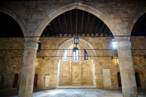 Former Great Hospital of the Order of St John, A historic hall with magnificent Gothic arches and