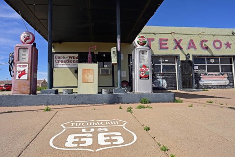 Old Texaco petrol station on historic Route 66, Tucumcari, New Mexico