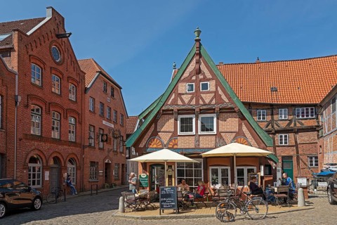 Half-timbered house, ice cream parlour, old town, Lauenburg, Schleswig-Holstein, Germany, Europe